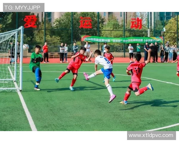 盘点当红足球球星战靴演变与绿茵赛场表现之间的微妙关系